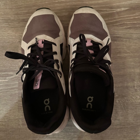 On Running - Women Shoe Size 9 - Picture 4 of 5